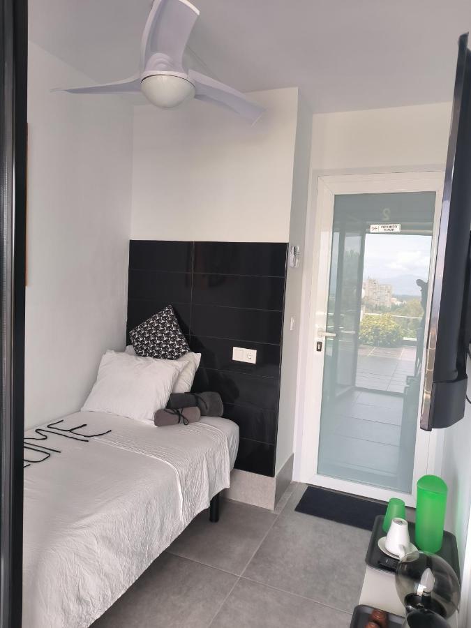 Pinar Suites Habitaciones ตอร์เรโมลิโนส ภายนอก รูปภาพ