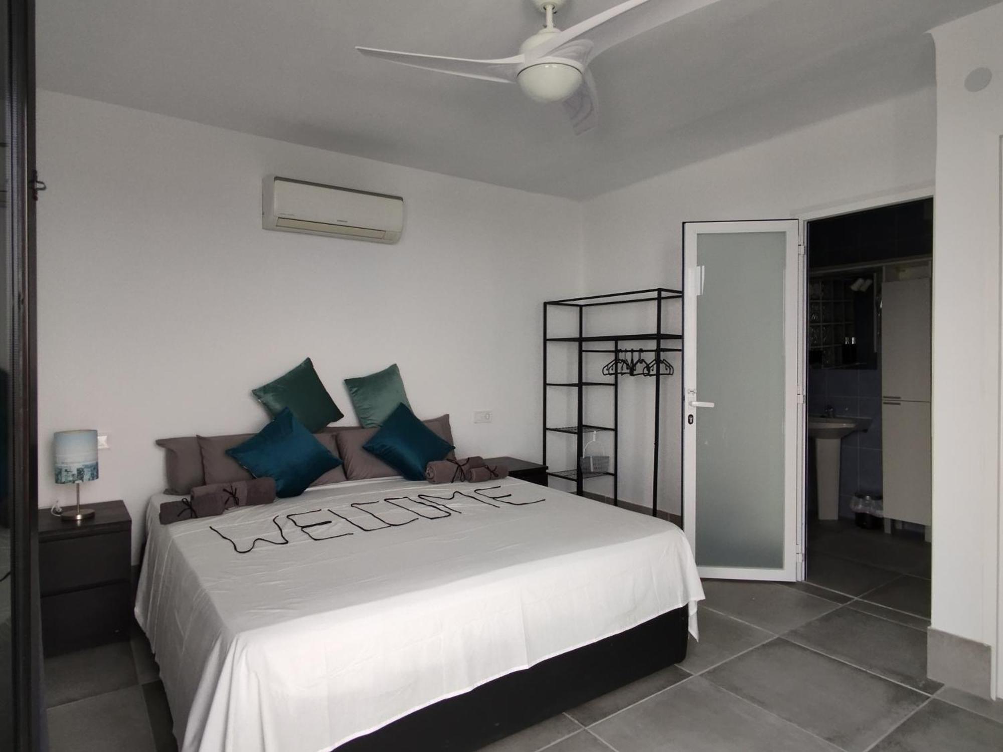 Pinar Suites Habitaciones ตอร์เรโมลิโนส ภายนอก รูปภาพ