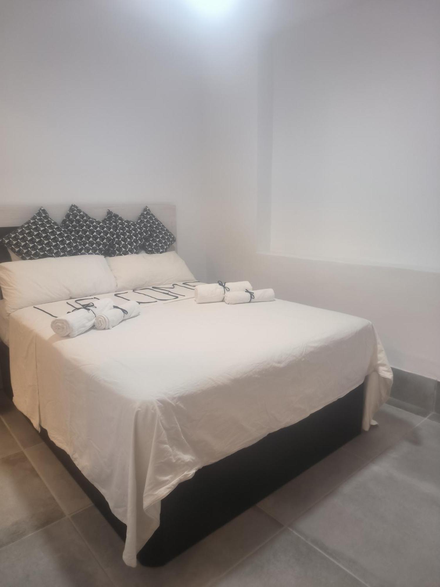 Pinar Suites Habitaciones ตอร์เรโมลิโนส ภายนอก รูปภาพ