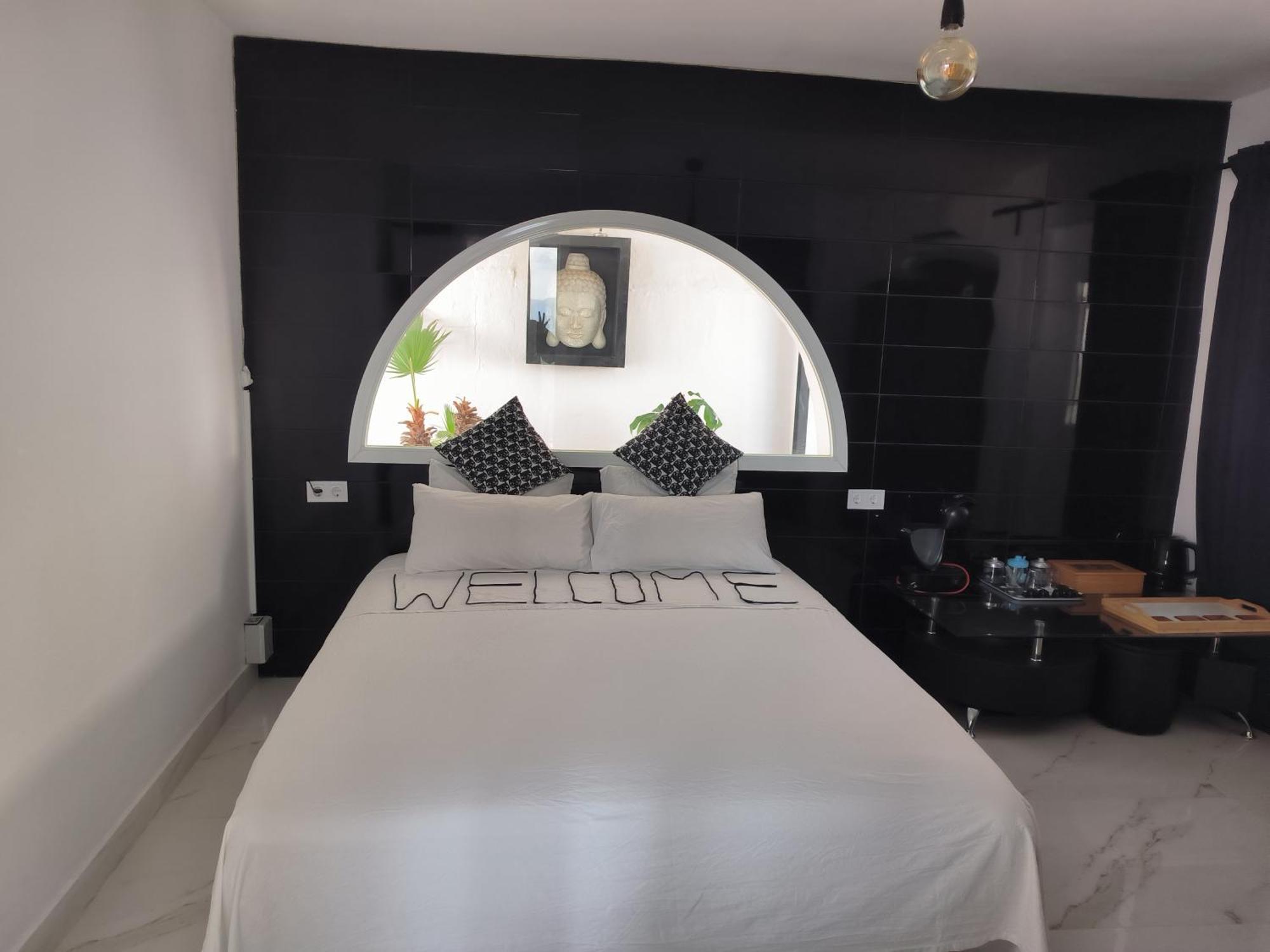 Pinar Suites Habitaciones ตอร์เรโมลิโนส ภายนอก รูปภาพ